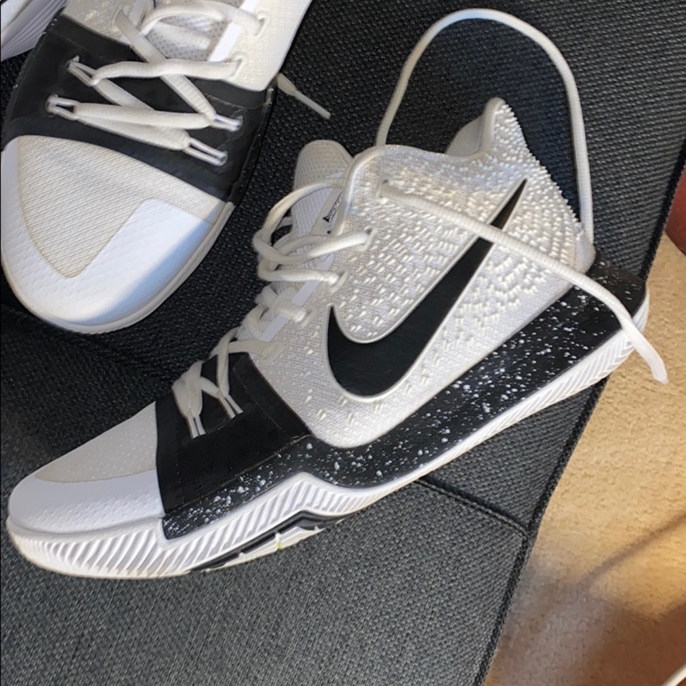 Kyrie 3 Nike basketball shoe